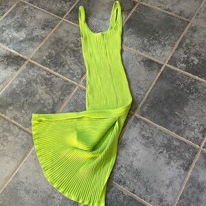 REVOLVE Gorgeous Lime Green Sleeveless MIDI Dress M
